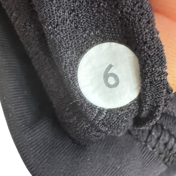 Lululemon Slay the Studio 2-in-1 Tank, Size 6 - Picture 11 of 11